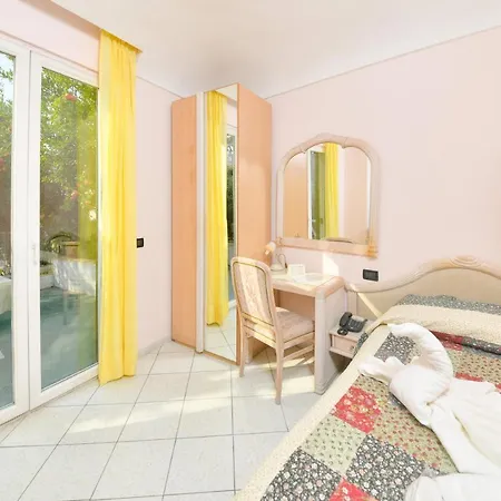 ホテル Felix Terme