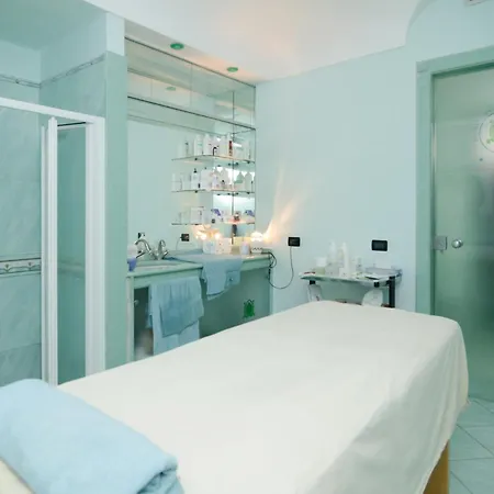 ホテル Felix Terme