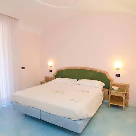 Felix Terme 4* イスキア島